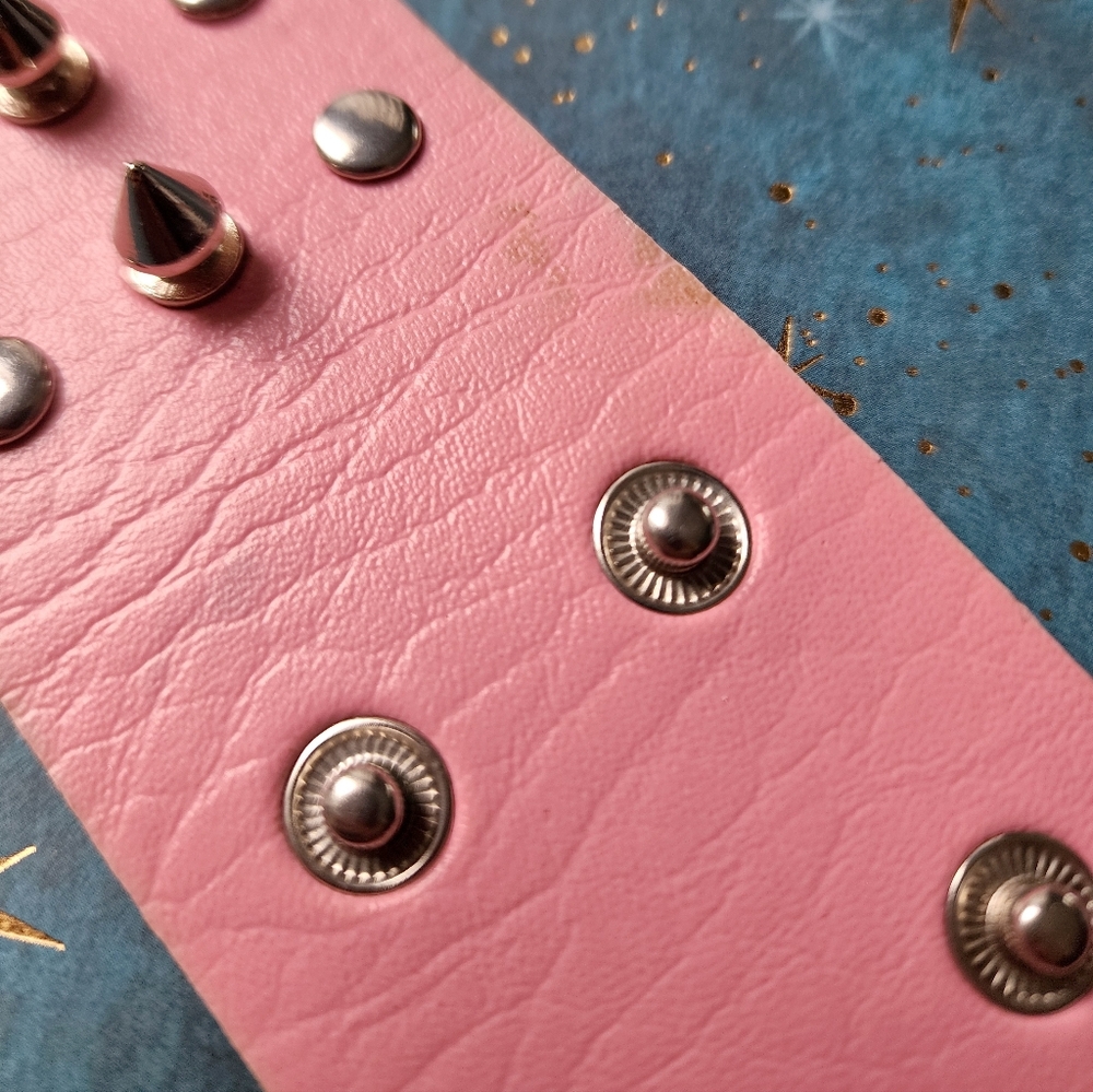 Super Cute Pink Choker With O Ring - Picture 4 of 4
